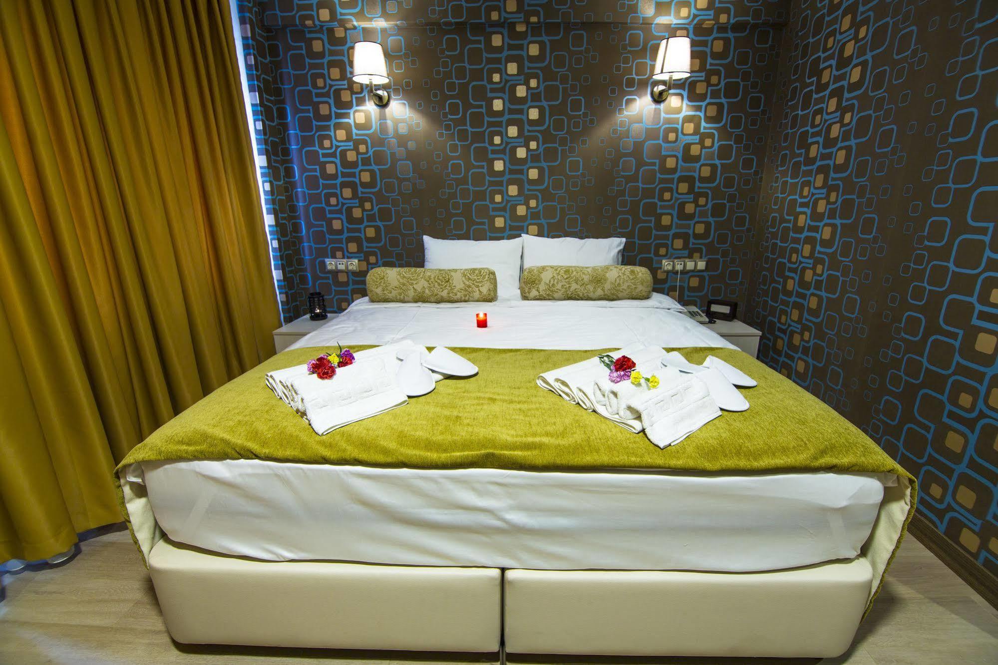 Kuzen Otel (Adults Only) Istanboel Buitenkant foto