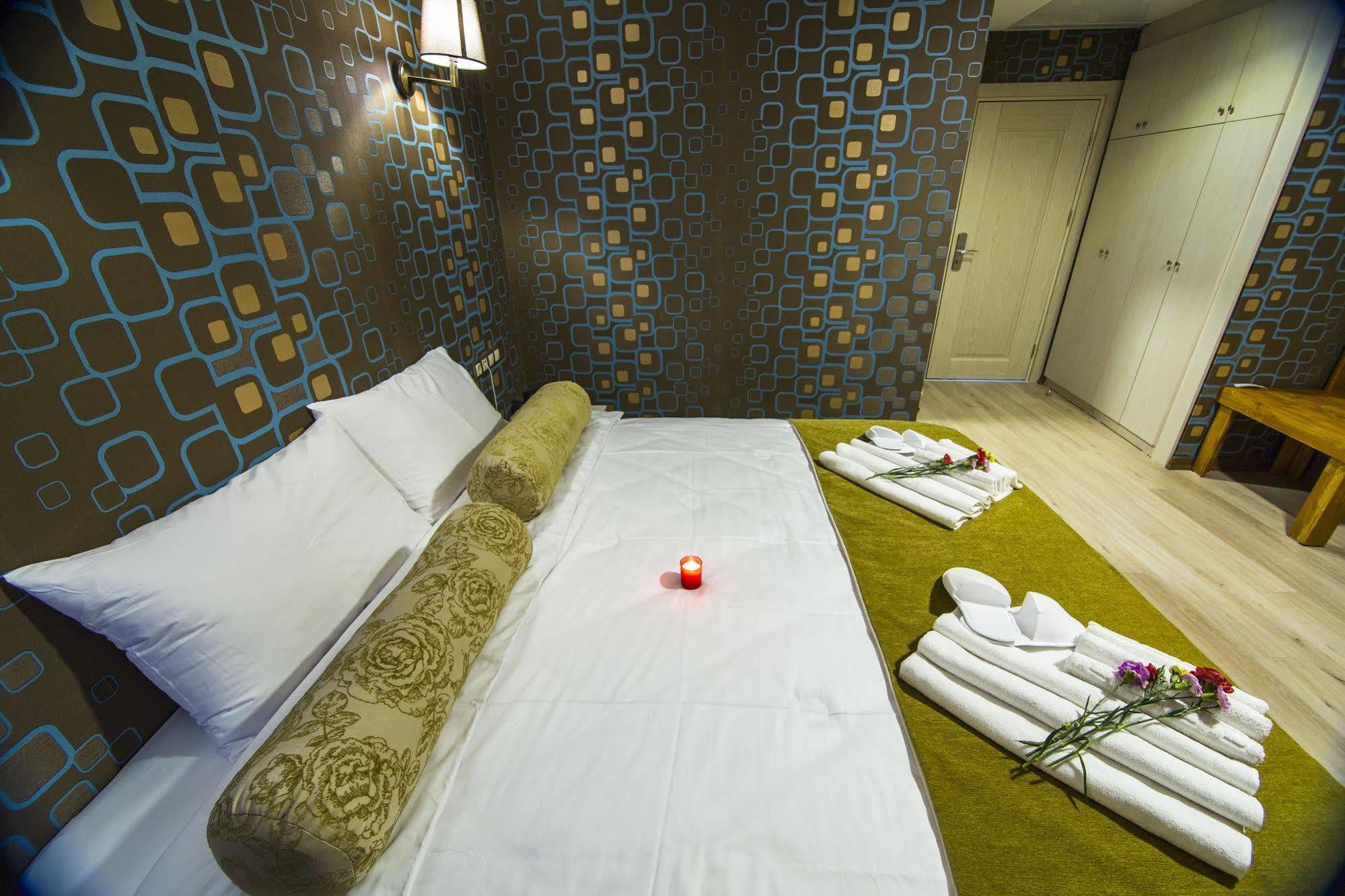Kuzen Otel (Adults Only) Istanboel Buitenkant foto