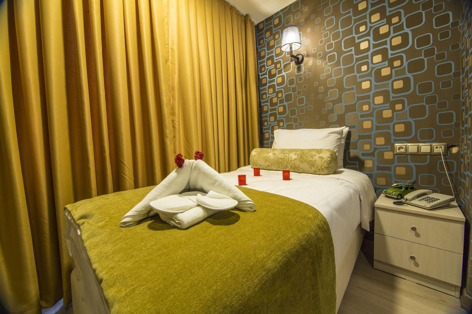 Kuzen Otel (Adults Only) Istanboel Buitenkant foto